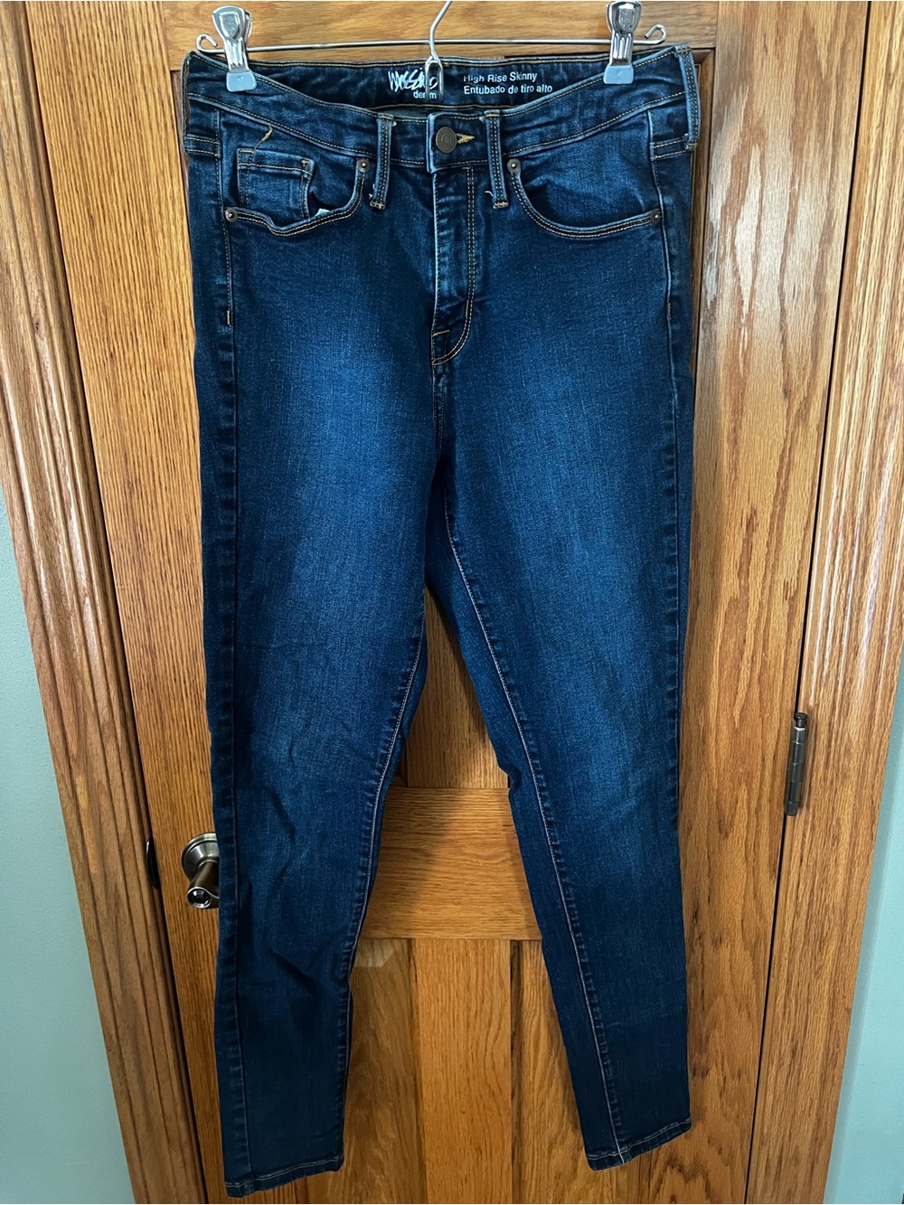 High-Rise Dark Wash Skinny Jeans - Slim Fit